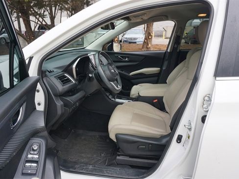 Used 2023 Subaru Ascent Premium w/ Convenience Package image 2