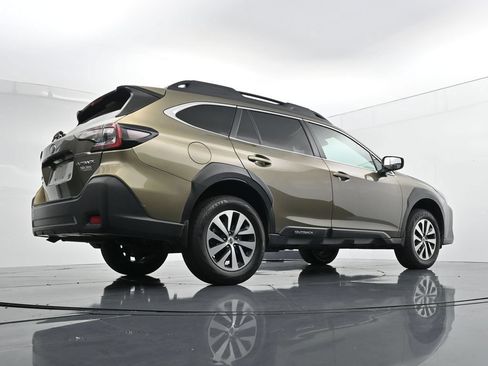 Used 2024 Subaru Outback Premium AWD/4WD image 23