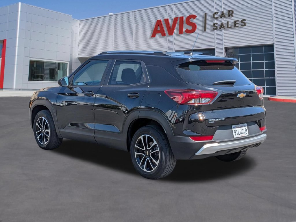 Used 2025 Chevrolet TrailBlazer LT AWD/4WD image 9