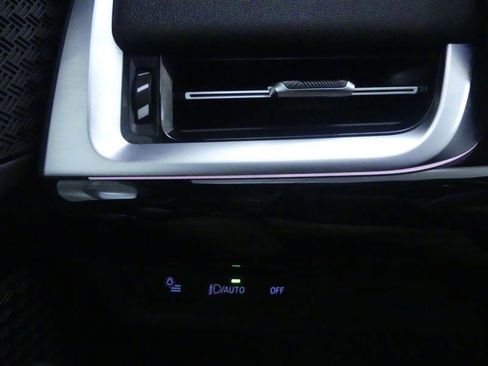 Used 2023 BMW X1 xDrive28i w/ Convenience Package image 17