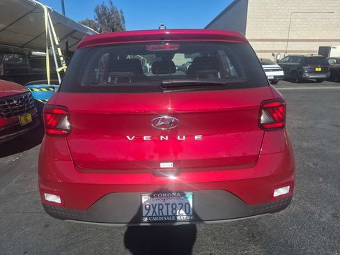 Used 2026 Hyundai Venue SE FWD image 8