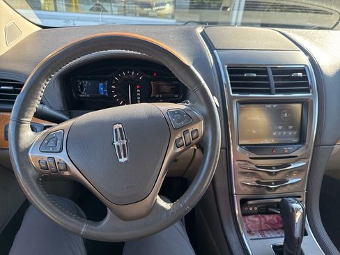 Used 2015 Lincoln MKX Base w/ Equipment Group 101A image 8