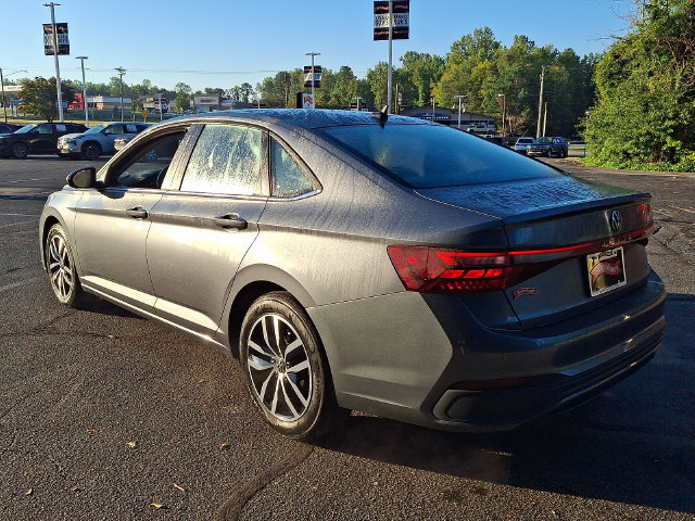 Used 2025 Volkswagen Jetta SE FWD image 6