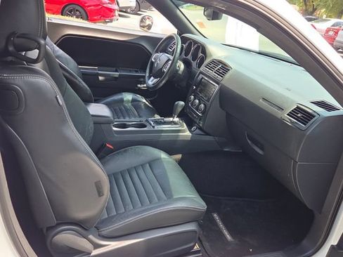 Used 2014 Dodge Challenger SXT RWD image 14