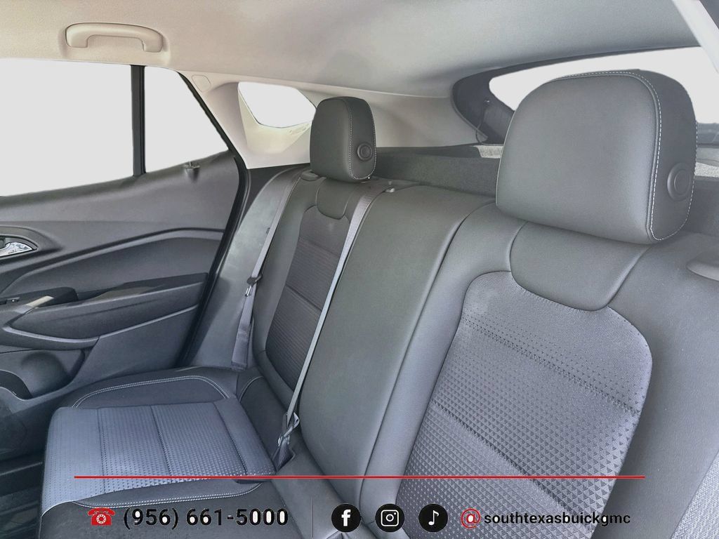 Used 2025 Chevrolet Trax LT w/ Driver Confidence Package FWD image 22