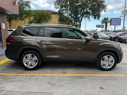 Used 2019 Volkswagen Atlas SE w/ Panoramic Sunroof Package FWD image 5