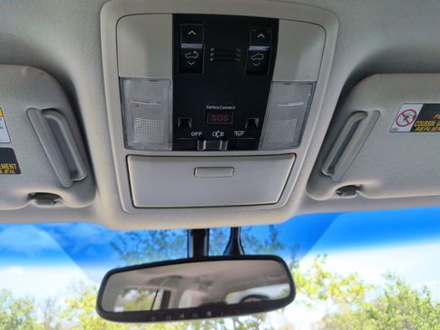 Used 2019 Lexus GX 460 Premium AWD/4WD image 30