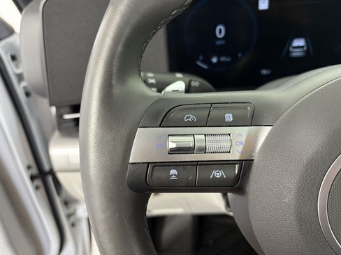 Used 2024 Hyundai Kona Limited AWD/4WD image 32