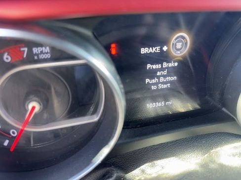 Used 2021 Jeep Wrangler Unlimited Rubicon AWD/4WD image 11