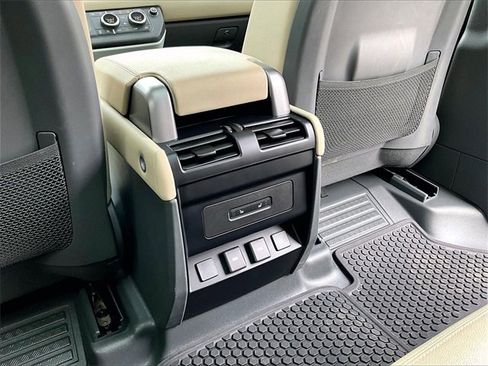 Used 2024 Land Rover Defender 110 S image 17
