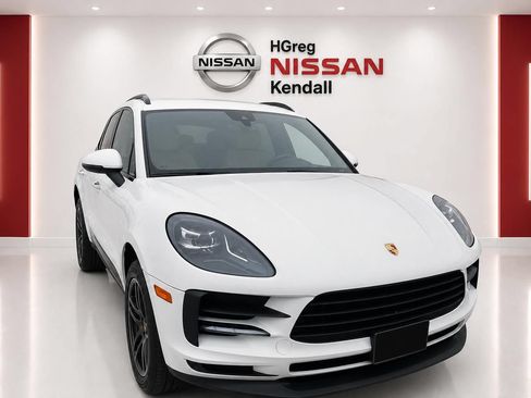 Used 2019 Porsche Macan AWD/4WD image 4