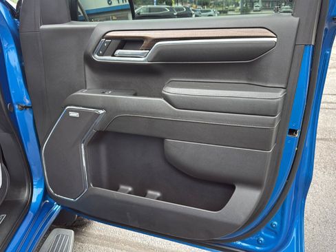 Used 2024 Chevrolet Silverado 1500 LT Trail Boss w/ Convenience Package II AWD/4WD image 32