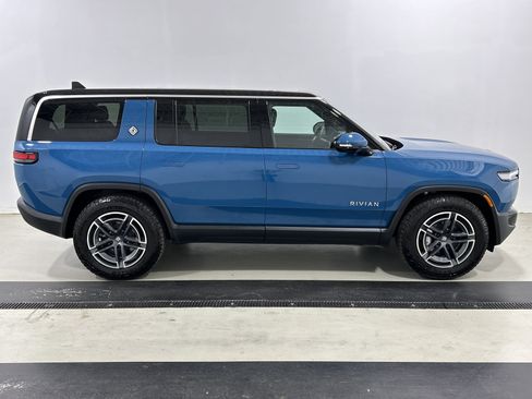 Used 2025 Rivian R1S Adventure Dual AWD/4WD image 6