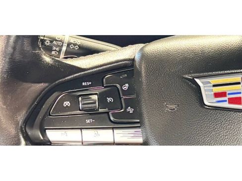 Used 2021 Cadillac Escalade Luxury image 24