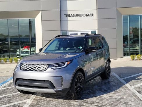 New 2025 Land Rover Discovery S image 1