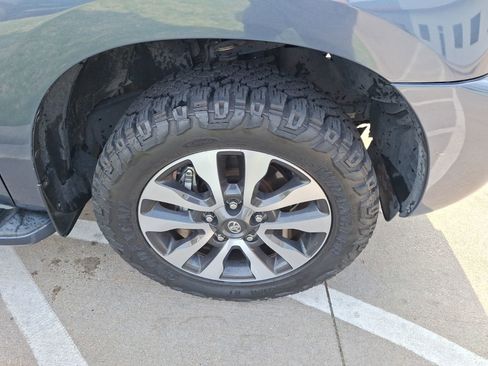 Used 2018 Toyota Sequoia Limited w/ Safety & Convenience Package image 11