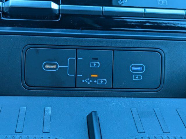 Used 2026 Hyundai Santa Fe Calligraphy FWD image 22