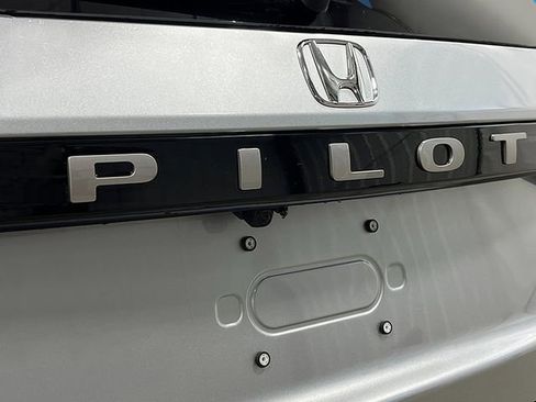 New 2026 Honda Pilot EX-L image 6