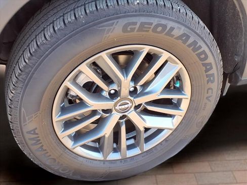 Used 2023 Nissan Rogue S image 30