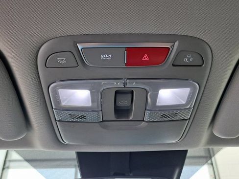 Used 2025 Kia Telluride S FWD image 20