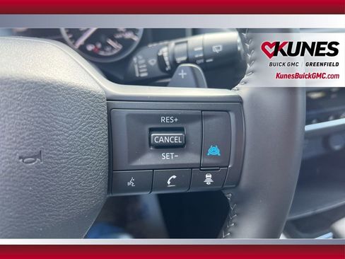 Used 2025 Nissan Rogue SV image 23