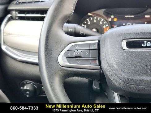 Used 2024 Jeep Compass Limited image 28