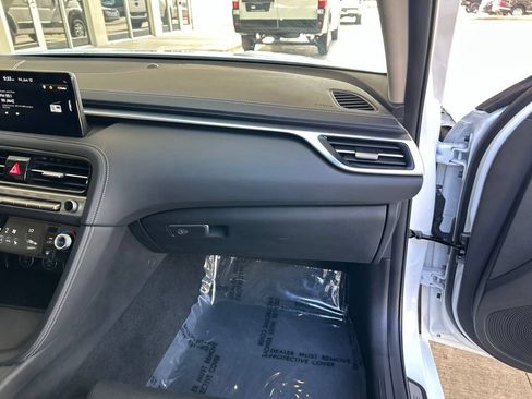 Used 2026 Genesis G70 2.5T RWD image 25