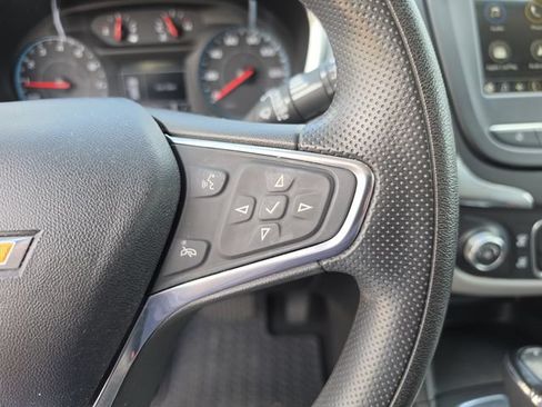 Used 2019 Chevrolet Equinox LS FWD image 29
