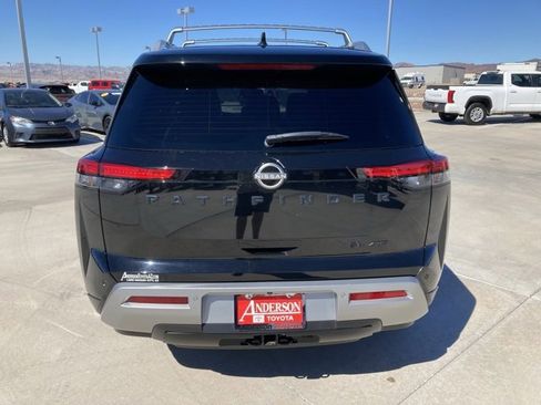Used 2022 Nissan Pathfinder SL image 7