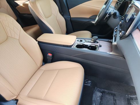 Used 2025 Lexus RX 350 Premium w/ Accessory Package (Z1) FWD image 15