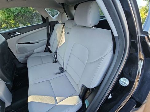 Used 2019 Hyundai Tucson SE FWD image 27