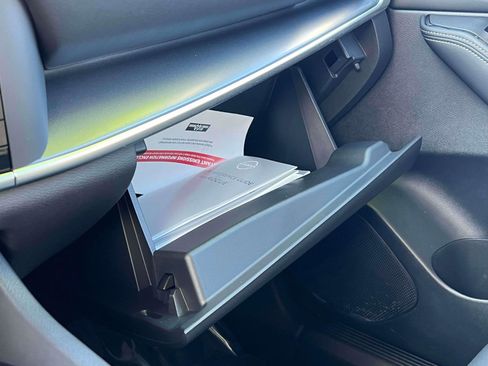 Used 2023 Nissan Rogue SV w/ SV Premium B Package image 11