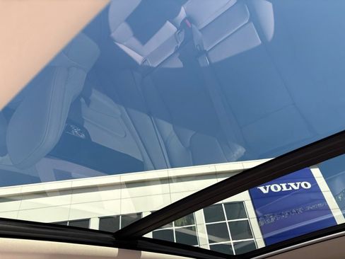 Certified 2025 Volvo XC60 T8 Plus w/ Protection Package Premier AWD/4WD image 25