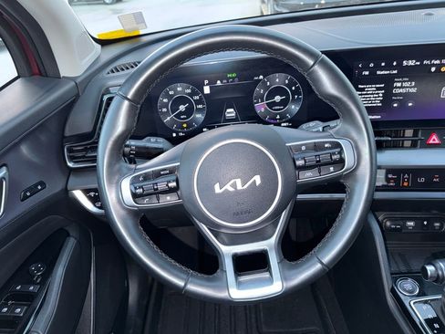 Used 2025 Kia Sportage SX image 18