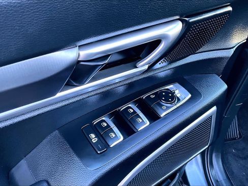 Used 2023 Kia Telluride LX image 30