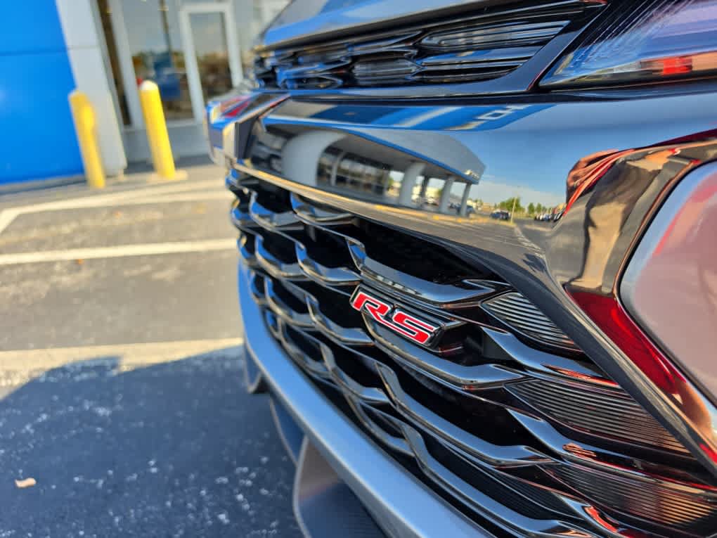 Used 2025 Chevrolet TrailBlazer RS w/ Convenience Package FWD image 9