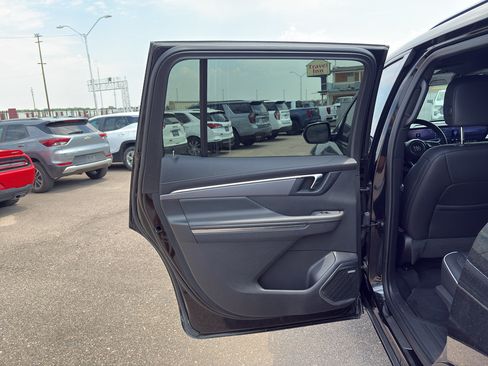 Used 2025 Buick Enclave Sport Touring FWD image 14