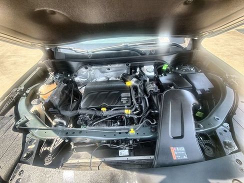 Used 2025 Chevrolet Trax LT FWD image 28