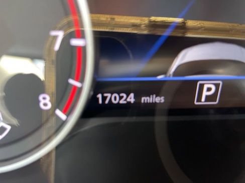 Used 2025 Nissan Sentra SR FWD image 34
