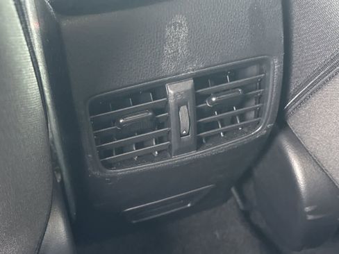 Used 2024 Toyota Corolla Cross SE image 15