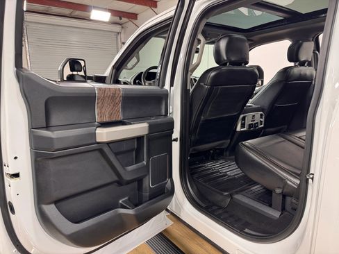 Used 2019 Ford F250 Lariat w/ Lariat Ultimate Package image 15