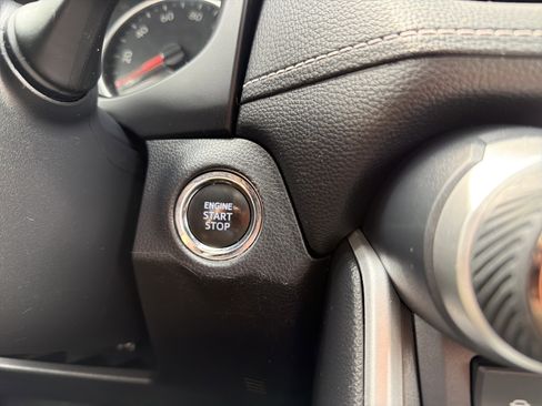 Used 2022 Toyota RAV4 XLE w/ Convenience Package image 18