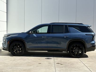 Used 2025 Chevrolet Traverse RS
