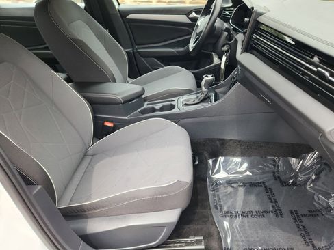 Certified 2025 Volkswagen Jetta Sport image 15