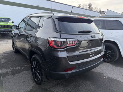 Used 2022 Jeep Compass Altitude w/ Convenience Group image 5