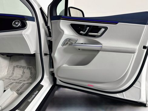 Certified 2025 Mercedes-Benz EQE 350+ SUV image 23