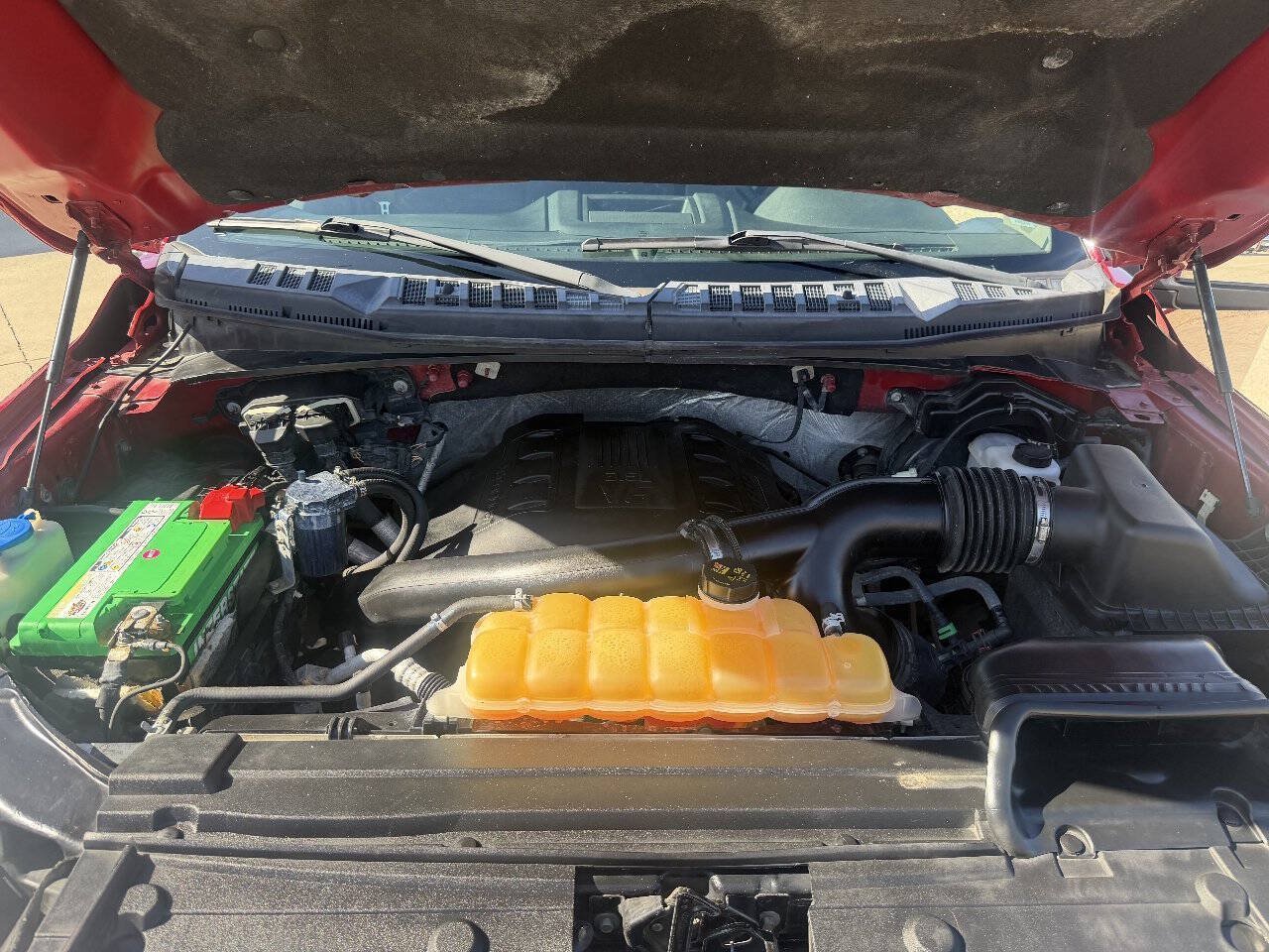 Used 2016 Ford F150 XLT AWD/4WD image 14