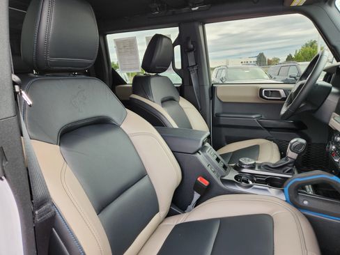 Used 2024 Ford Bronco Wildtrak image 16