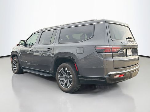 Used 2024 Jeep Wagoneer L Series II w/ Flexible Seating Group AWD/4WD image 14
