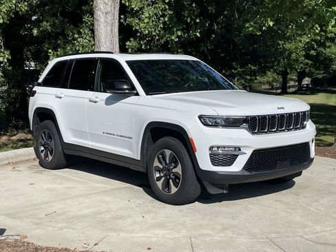 Used 2024 Jeep Grand Cherokee Limited 4xe AWD/4WD image 2